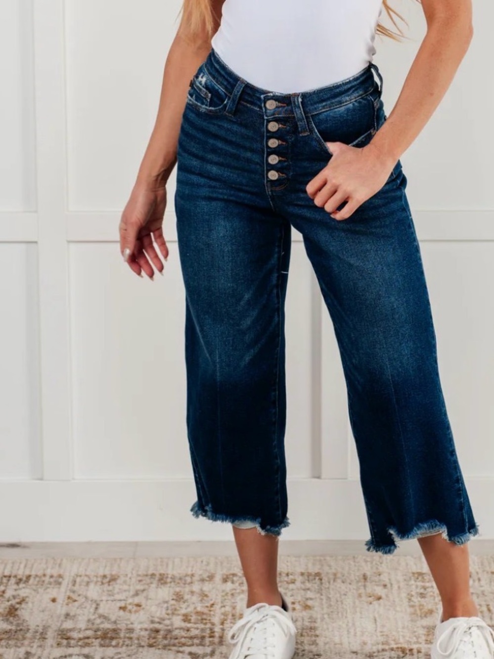 Judy Blue Dottie high rise button fly wide leg cropped jeans. Size 15/32